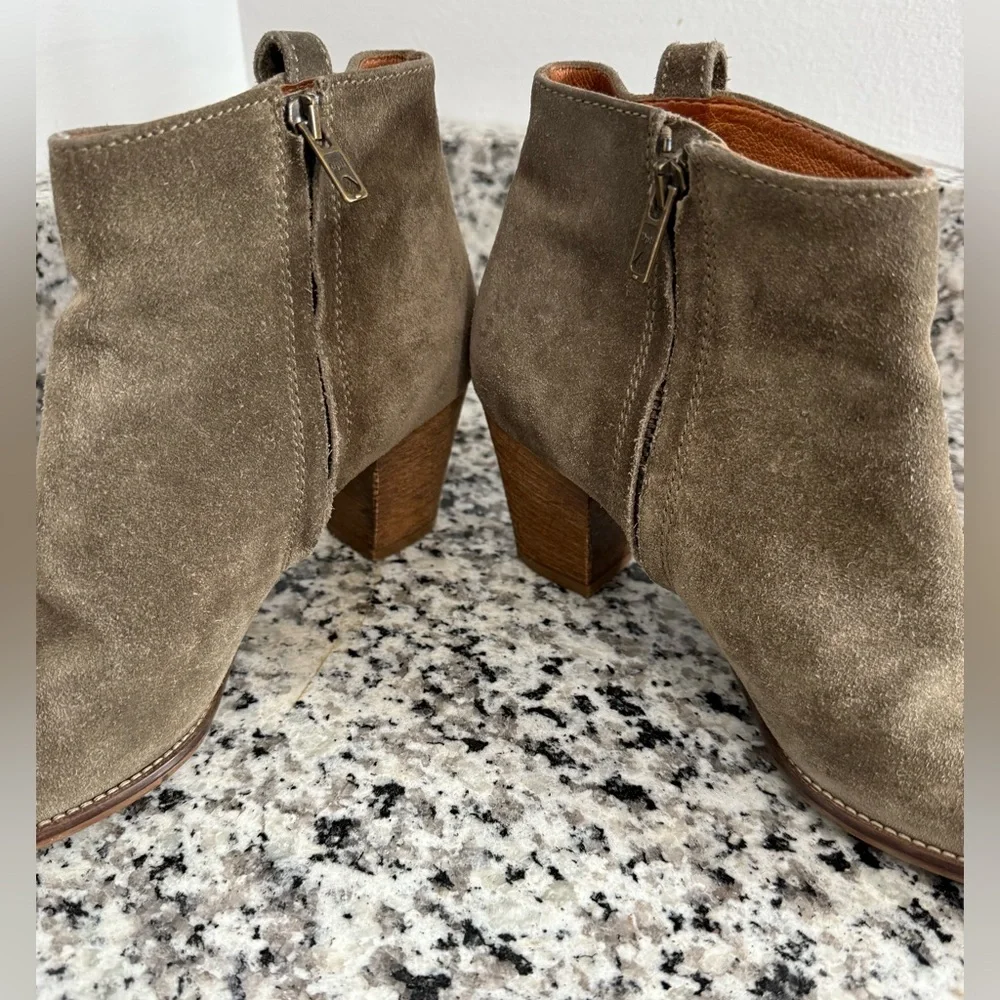 Madewell Billie Suede Ankle‎ Booties Taupe Block Heel Size 7.5 Made in Italy